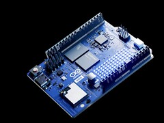 Arduino zapowiedziało nowy komputer jednopłytkowy o nazwie UNO Q (źródło obrazu: Arduino)
