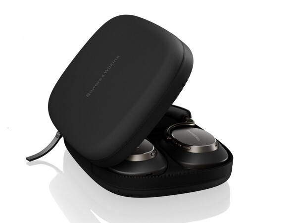 Bowers & Wilkins Px8 S2 są dostarczane z futerałem. (Źródło zdjęcia: Bowers & Wilkins)