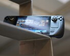 Valve Steam Deck 2, następca widocznego na zdjęciu Steam Decka, prawdopodobnie nie trafi na rynek w 2027 roku.