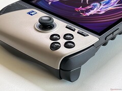 MSI Claw 8 AI+ z Lunar Lake