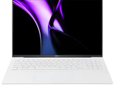LG Gram 16 ma nieco mniejszą pojemność baterii w porównaniu do swojego poprzednika. (Źródło obrazu: LG)
