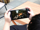 GPD Win 4 ma ukrytą fizyczną klawiaturę. (Źródło obrazu: GPD)