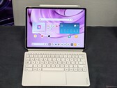 Firma Lenovo zaprezentowała na targach IFA 2026 nowy, interesujący tablet