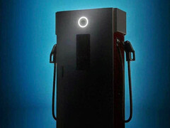 Stos o mocy 1,5 MW zapewnia prąd o natężeniu 2400 A i pełne ładowanie od 0 do 100% w 15 minut. (Źródło obrazu: Huawei)