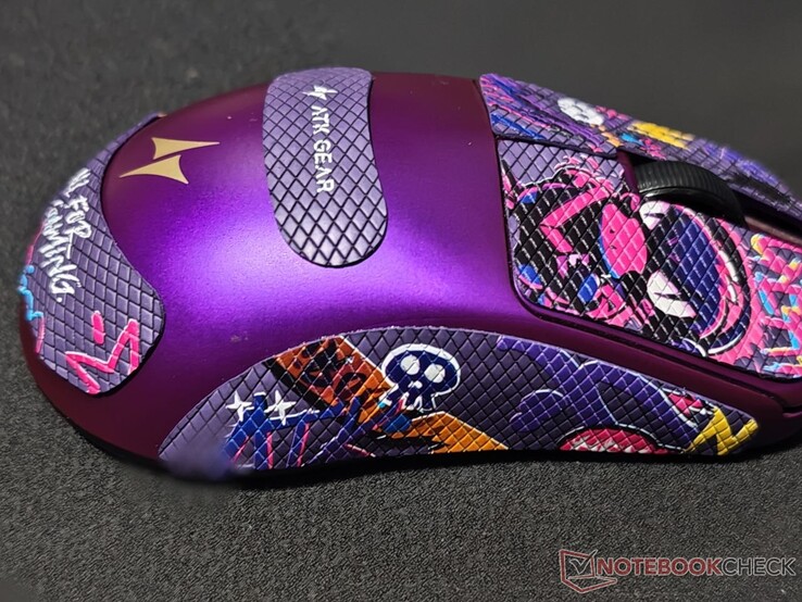 W pełni ozdobiony naklejkami