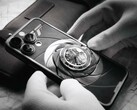 Caviar łączy iPhone'a Apple z zegarkiem Omega Seamaster. (Źródło zdjęcia: Caviar)