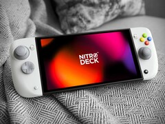 CRKD Nitro Deck 2 zastępuje kontrolery Joy-Con konsoli Nintendo Switch 2/Switch.