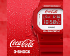 Starszy model Casio G-Shock x Coca Cola - DW5600CC23-4, na zdjęciu obok logo Coca-Cola i G-Shock na czerwonym tle. (Źródło zdjęcia: Casio - edytowane)