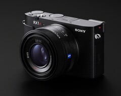 Sony RX1R III oferuje pełnoklatkową matrycę 61 MP w kompaktowej obudowie (źródło zdjęcia: Sony)