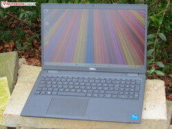 Dell Latitude 3520 (73YC0), udostępniony przez: