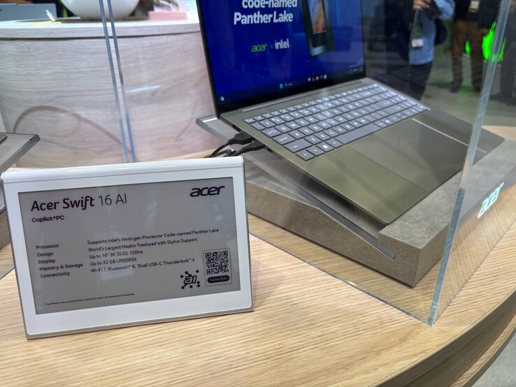 Specyfikacja Acer Swift 16 AI. (Źródło obrazu: Notebookcheck)