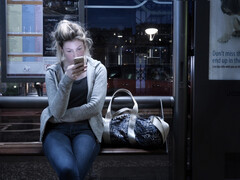 Chińska aplikacja Sileme ma na celu zapewnienie, że osoby mieszkające samotnie nie pozostaną niezauważone w nagłych wypadkach. (Źródło zdjęcia: StockSnap / Pixabay)