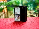 Motorola Razr 70 oferuje dwa bardzo jasne wyświetlacze.