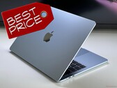 Apple MacBook Air 13 M5 waży 1,23 kg (2,71 funta).