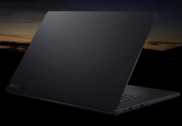 Widok z tyłu komputera Asus ProArt 16