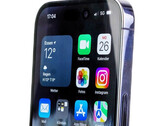 IPhone 15 Pro będzie wyglądał inaczej niż obecny model, na zdjęciu, choć nie radykalnie. (Źródło obrazu: Notebookcheck)