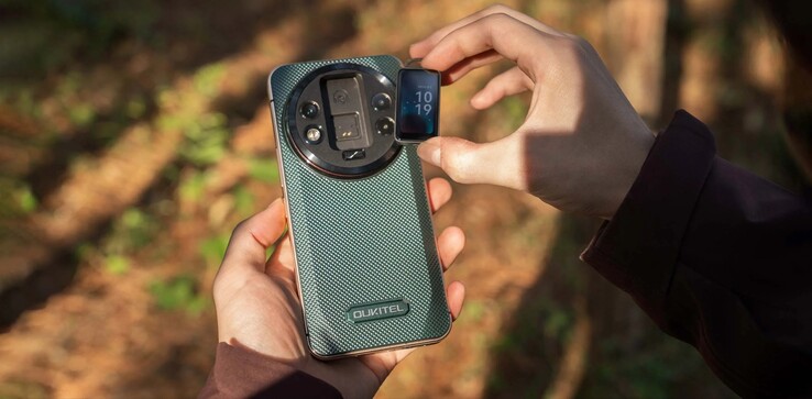 Dodatkowy wyświetlacz można wyjąć z telefonu (źródło obrazu: Oukitel)
