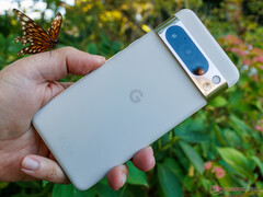 Google już wyposaża Pixel 8 i Pixel 8 Pro w aktualizacje. (Źródło obrazu: Notebookcheck)