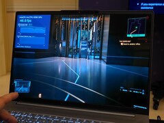 Procesor Intel Panther Lake Core Ultra X9 388H uruchomiony w grze Cyberpunk 2077 na karcie graficznej Intel Arc B390 przy ustawieniach ultra. (Źródło obrazu: ETA Prime via YouTube)