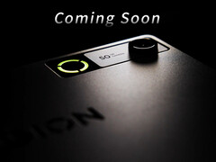 Zbliżenie przedstawiające Legion Y700 Gen 5 od tyłu.