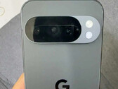 Oczekuje się, że Pixel 10 Pro będzie jednym z czterech smartfonów Pixel 10, które Google wyda w tym roku. (Źródło zdjęcia: Mystic Leaks)