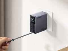 Ładowarka Nexode Pro 160 W z wysuwanym kablem USB-C