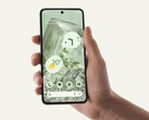 Google Pixel 8 można śledzić nawet wtedy, gdy bateria jest już rozładowana. (Zdjęcie: Google)