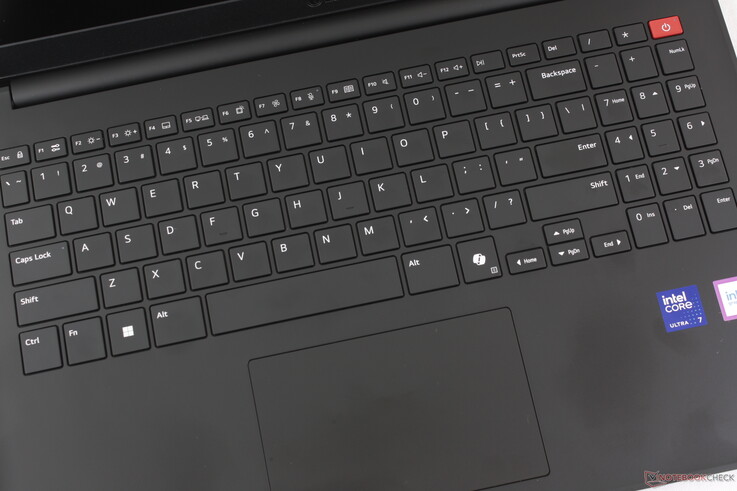 Clickpad ma przyzwoity rozmiar (11,5 x 7,4 cm), ale zapewnia miękkie i ciche sprzężenie zwrotne po naciśnięciu