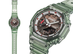 Zegarek powstały w ramach współpracy Casio G-Shock i Coca-Cola, model GA2100CC-3A, na zdjęciu.