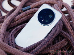 Magic 8 Pro zaczyna się od około 1 113 USD w Malezji. Na zdjęciu: tył telefonu. (Źródło zdjęcia: Notebookcheck)