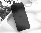 Ace 6T zostanie wprowadzony na rynek globalny jako OnePlus 15R. Na zdjęciu: czarna wersja kolorystyczna telefonu. (Źródło zdjęcia: 瘦子說 via OnePlus)