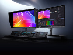 ProArt Display OLED PA32USD może ładować podłączone urządzenie z mocą do 96 W przez Thunderbolt 4.