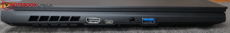 Po lewej: HDMI, USB-C 3.0, zestaw słuchawkowy 3,5 mm, USB-A 3.0