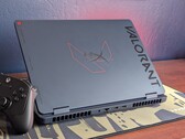 HyperX Omen 16 Valorant Edition prezentuje się znakomicie, jednak ciemne powierzchnie przyciągają odciski palców w niesamowitym tempie