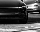 Logo platformy ride-share Tesla Robotaxi na Modelu Y. (Źródło zdjęcia: @artsimage/X)