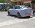 Zakamuflowany Tesla Model Y zauważony w Indiach przed premierą (źródło zdjęcia: shameelck na Reddit)