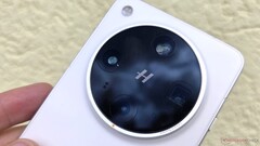 Po Oppo Find X8 Ultra (na zdjęciu tutaj) i Oppo Find X9 Ultra, może pojawić się Oppo Find X10 Ultra z podwójnym teleobiektywem peryskopowym 200 MP. (Źródło zdjęcia: Notebookcheck)