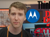 Linus Tech Tips charakteryzuje telefony Motorola i laptopy ThinkPad jako "marki zombie" (źródło obrazu: Linus Tech Tips / Youtube)