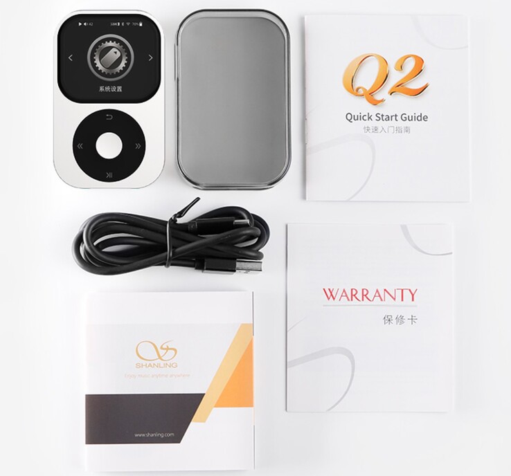 Odtwarzacz Shanling Q2 DAP jest dostarczany wraz z etui, kablem USB oraz instrukcją obsługi.