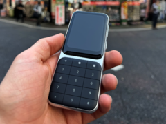 Sidephone (na zdjęciu) to nadchodzący głupi telefon, którego premiera zaplanowana jest na ten rok. (Źródło zdjęcia: Reddit)
