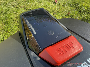 Jednostka sterująca i wyświetlacz na kosiarce automatycznej