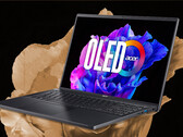 Swift Go 16 Pro Black Edition ma mnóstwo portów, w tym dwa złącza Thunderbolt 4. (Źródło zdjęcia: Acer)
