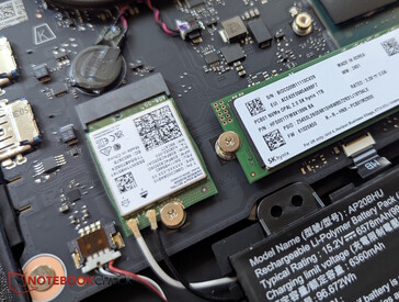 Dysk SSD 1 i moduł Wi-Fi
