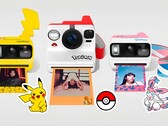 Firmy Polaroid i The Pokémon Company wprowadziły na rynek dziewięcioczęściową limitowaną serię składającą się z trzech aparatów fotograficznych, trzech opakowań filmów fotograficznych oraz trzech akcesoriów.