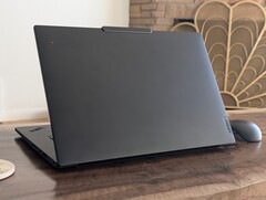 Lenovo ThinkPad P1 16 G8 przełącza się na USB-C i niższy pobór mocy bez poświęcania wydajności (źródło obrazu: Notebookcheck)