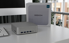 Geekom A9 Max z procesorem AMD Ryzen AI 9 HX 370 i 32 GB pamięci RAM DDR5. (Źródło obrazu: Notebookcheck)
