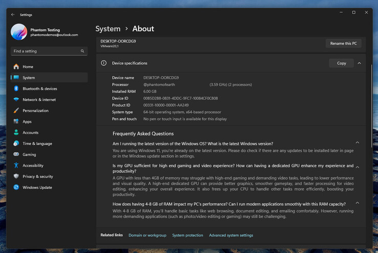 Zrzut ekranu kompilacji deweloperskiej systemu Windows 11 z sekcją FAQ dodaną poniżej informacji o sprzęcie systemowym. (Źródło obrazu: @phantomofearth.bsky.social)