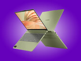 IdeaPad 15AKP12 ma wbudowaną klawiaturę numeryczną.