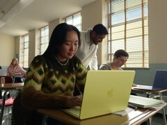 Apple sprzedaje MacBooka Neo między innymi studentom.