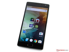 ... oraz OnePlus 2...